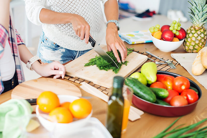 Meal planning made easy. How to make a meal plan that's fast, easy and saves you the most money! - The Herbal Spoon