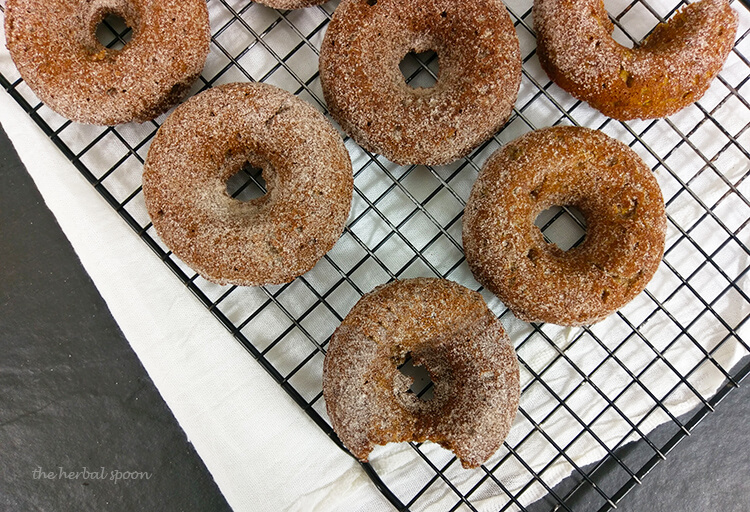 Pumpkin spice keto donuts recipe - The Herbal Spoon